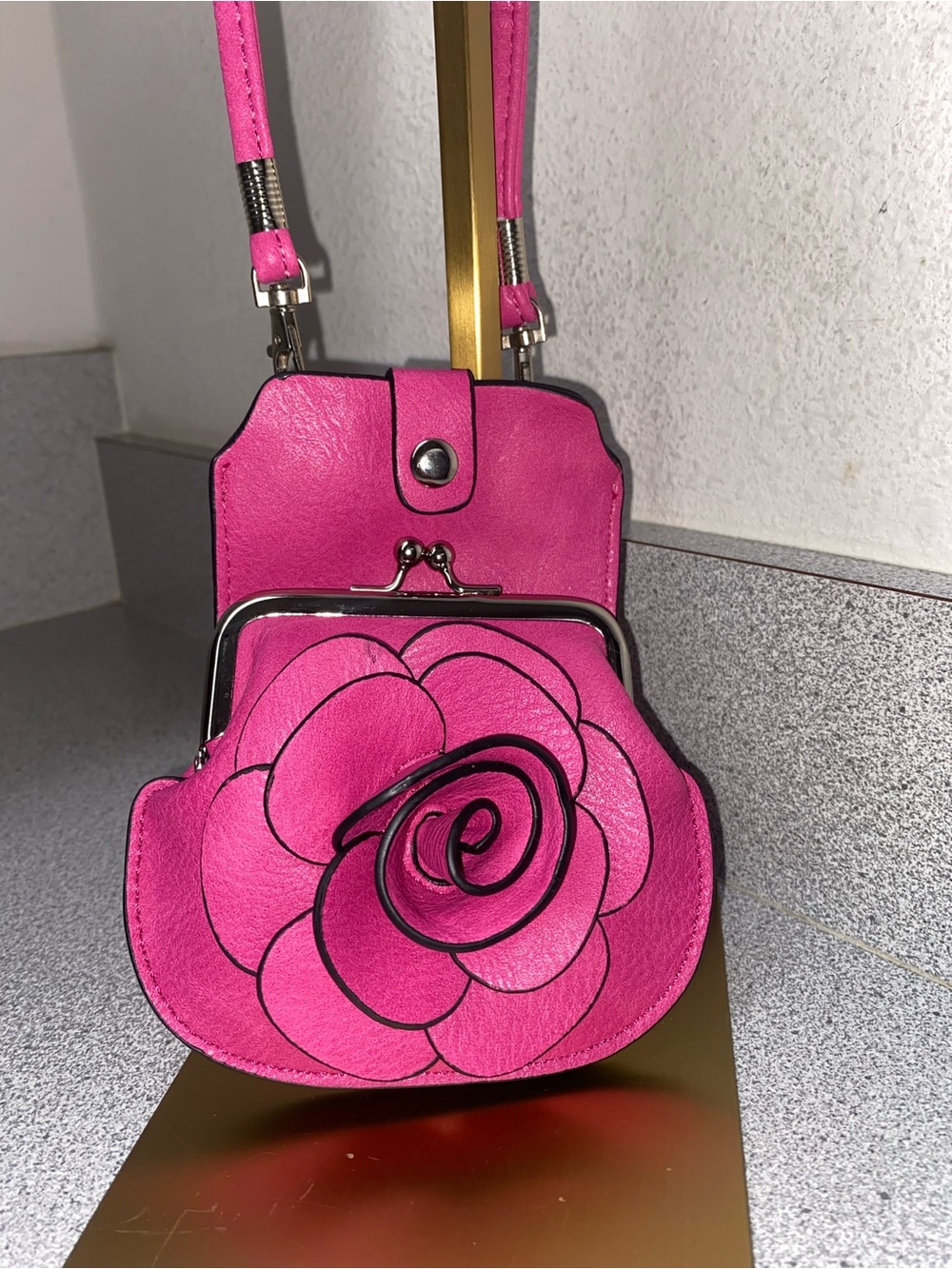 Fuchsia Floral Crossbody Bag - Fashionable Women’s Shoulder Kisslock Purse NWT - Picture 3 of 12